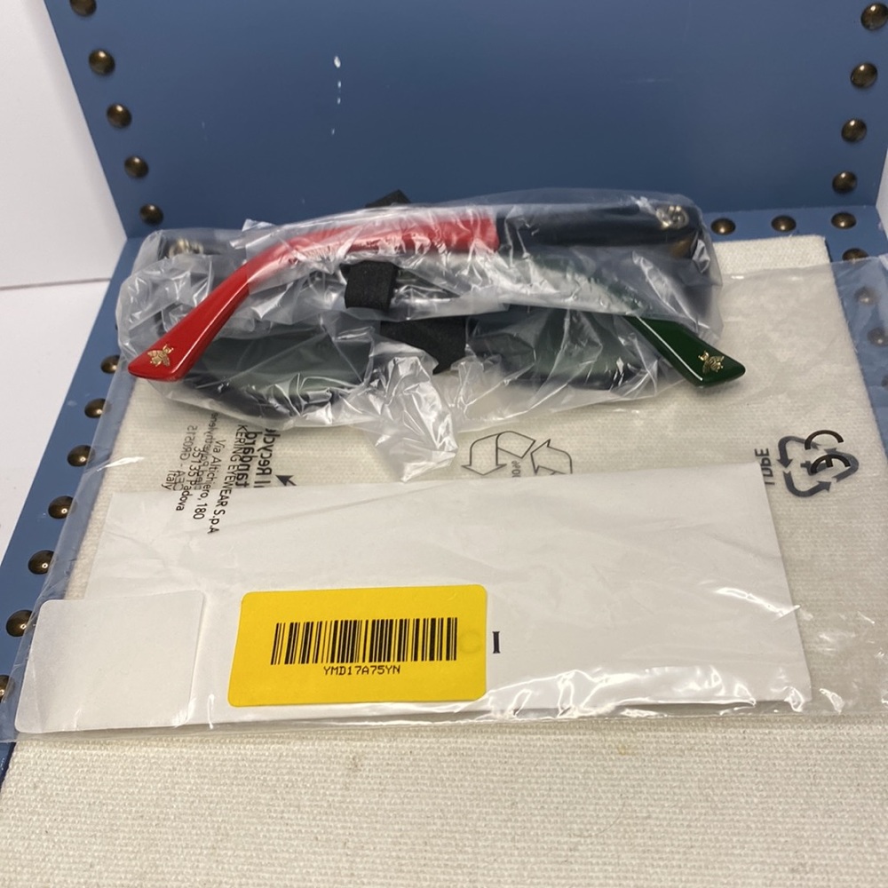 New - Gucci Web GG0163SN Cat-eye Sunglasses - Picture 15 of 16